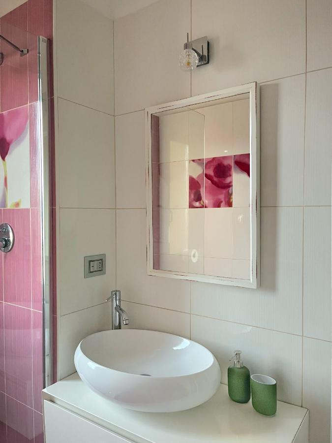 Il Nido Di Giraben Apartment Savona Bagian luar foto