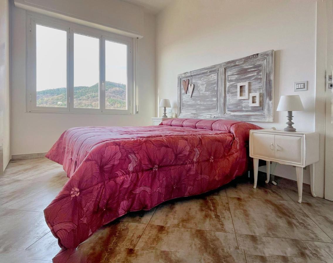 Il Nido Di Giraben Apartment Savona Bagian luar foto